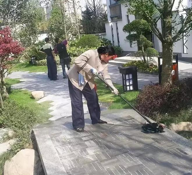 完美体育人民日报怒批物业管理乱象整顿刻不容缓把“权”交给老百姓！(图17)