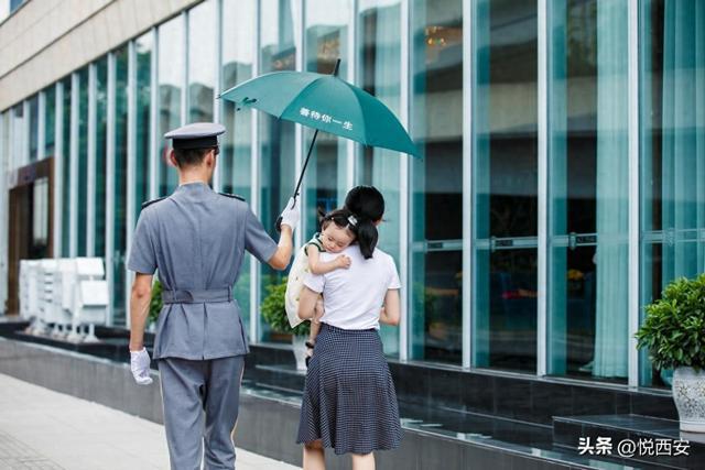 完美体育网站以温暖触达生活本真揭秘龙湖服务真谛(图1)