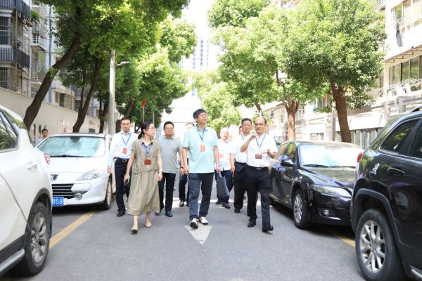 物业高质量发展助力基层治理现代化——人民论坛调完美体育研组赴武汉社区开展调研(图1)