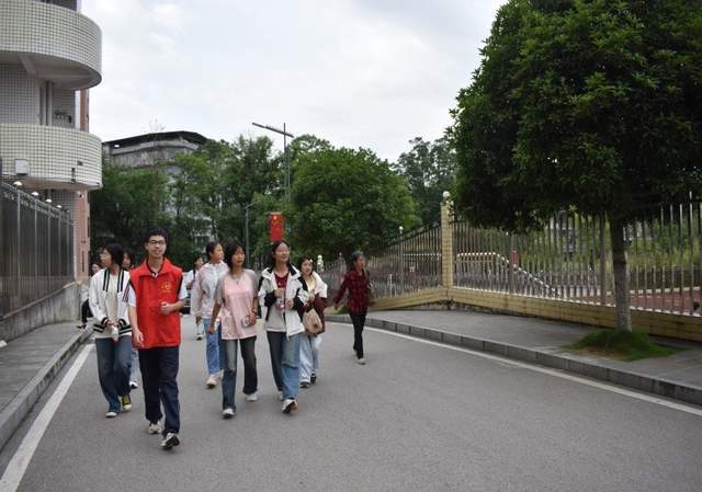 隆回二中开展“校园开放日完美体育”活动(图2)