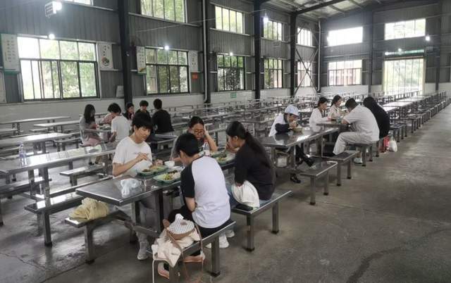 隆回二中开展“校园开放日完美体育”活动(图6)